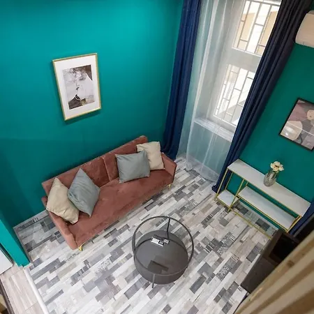 Apartament Modern In *